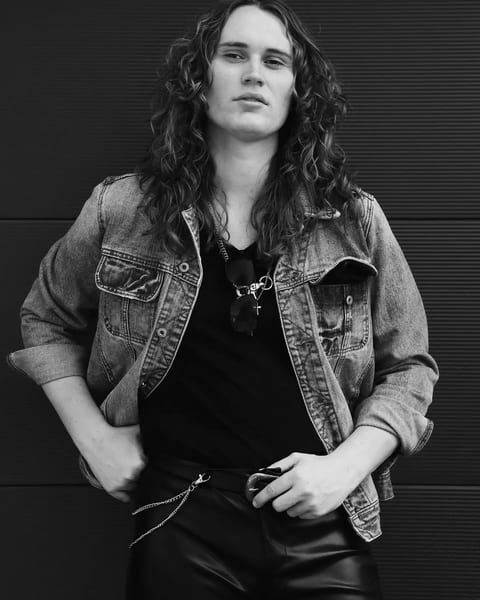 Julie Verveer — Bas
